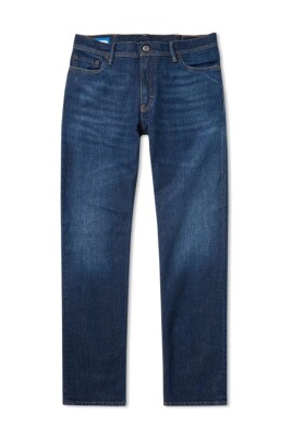 jean-en-denim-bleu-avec-fermeture-boutonnee
