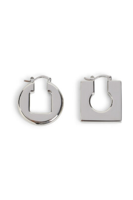 geometric-metallic-earrings-statement-accessory