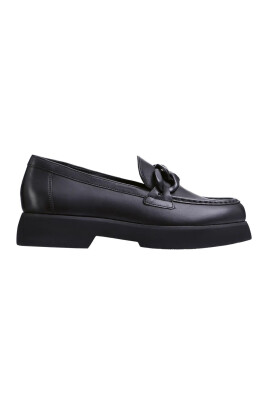 black-womens-loafers