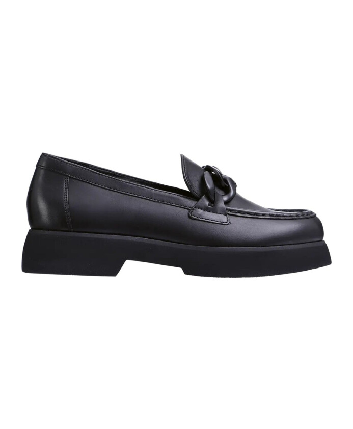 black-womens-loafers