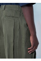 pantalon-en-coton-a-construction-en-panneaux