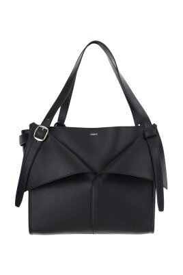 leather-bag-with-buckle-detail