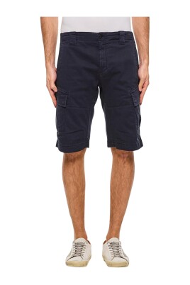 khaki-multipocket-cargo-shorts
