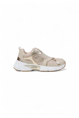 sneakers-modernes-pour-un-style-decontracte