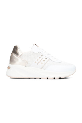 white-sneakers-with-removable-insole