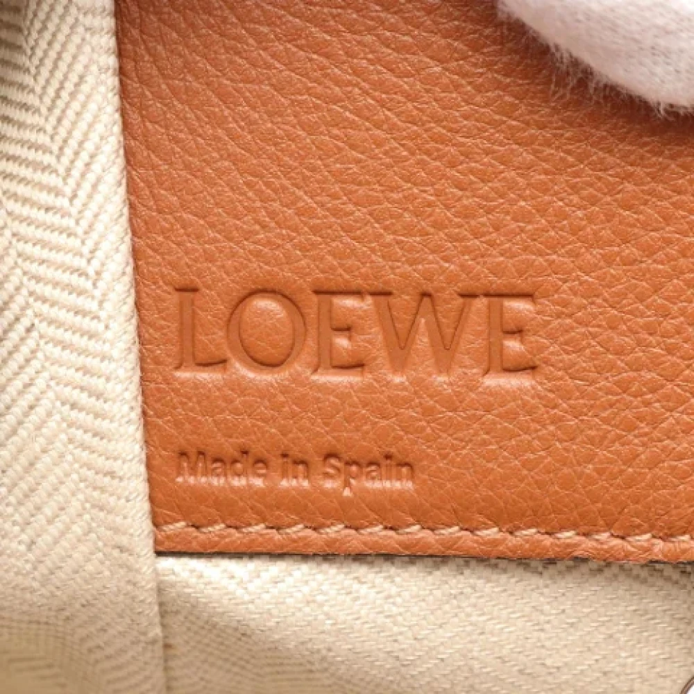 Loewe Pre-owned Leather handbags Orange Dames