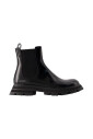 black-leather-chelsea-boots