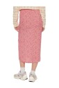 jupe-midi-moderne-avec-coutures-decoratives