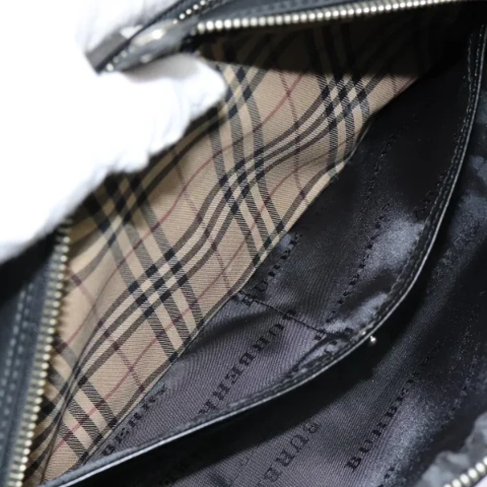 Burberry Vintage Pre-owned Nylon clutches Black Dames