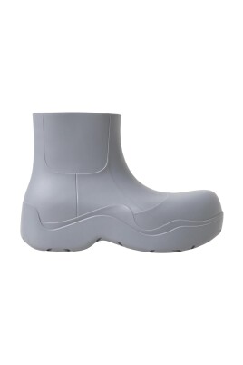 gra-gummistovlar-med-vadderat-design