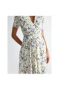 robe-fluide-a-motifs-floraux