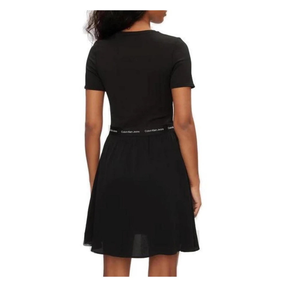 Calvin Klein Jeans Zwarte Bedrukte Korte Mouw Jurk Black Dames