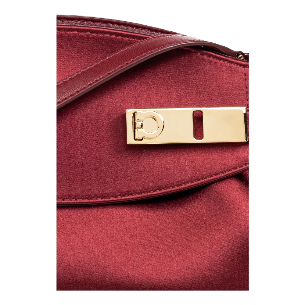Salvatore Ferragamo Schoudertas Hug Red Dames