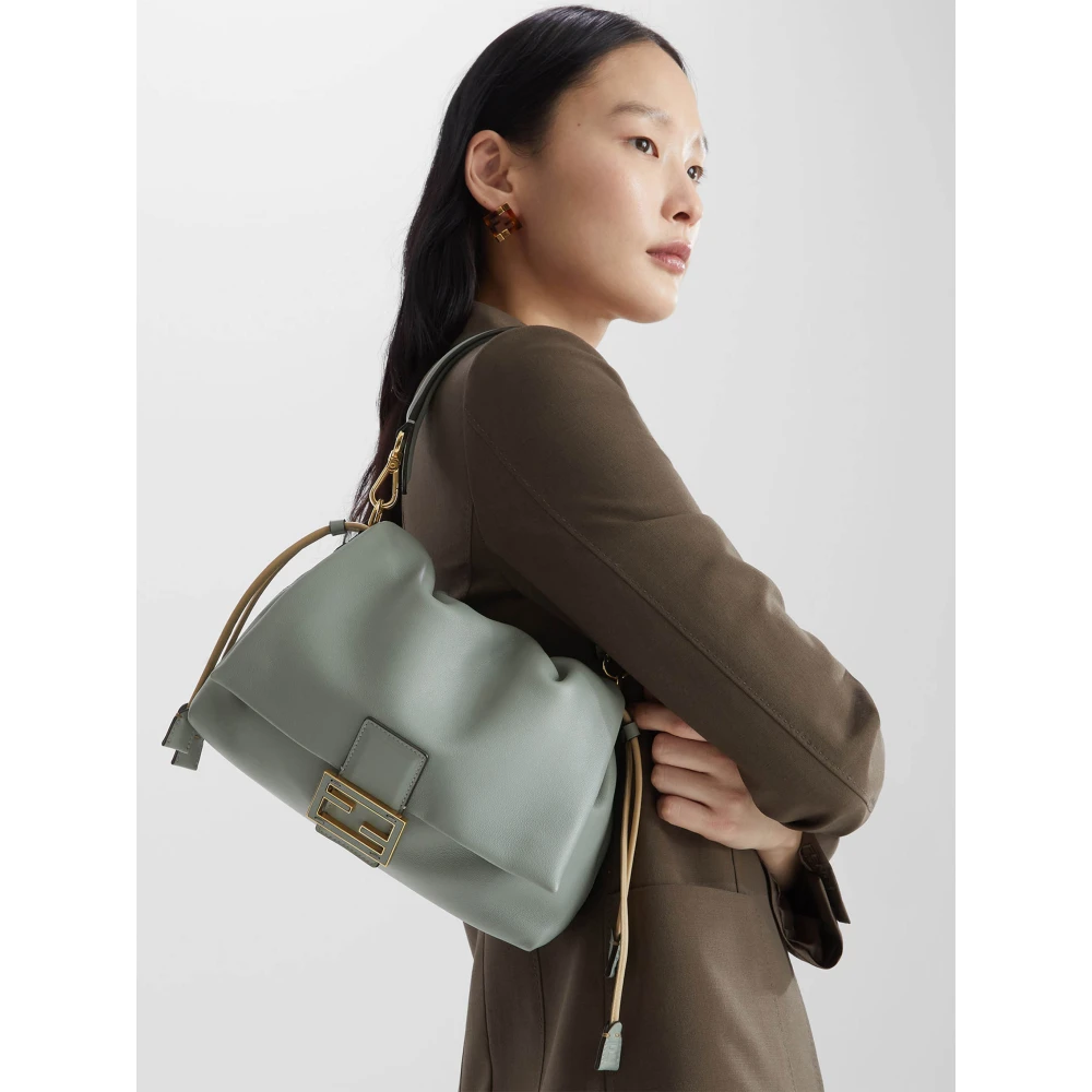 Fendi Groene Oversized Metalen Gesp Schoudertas Green Dames