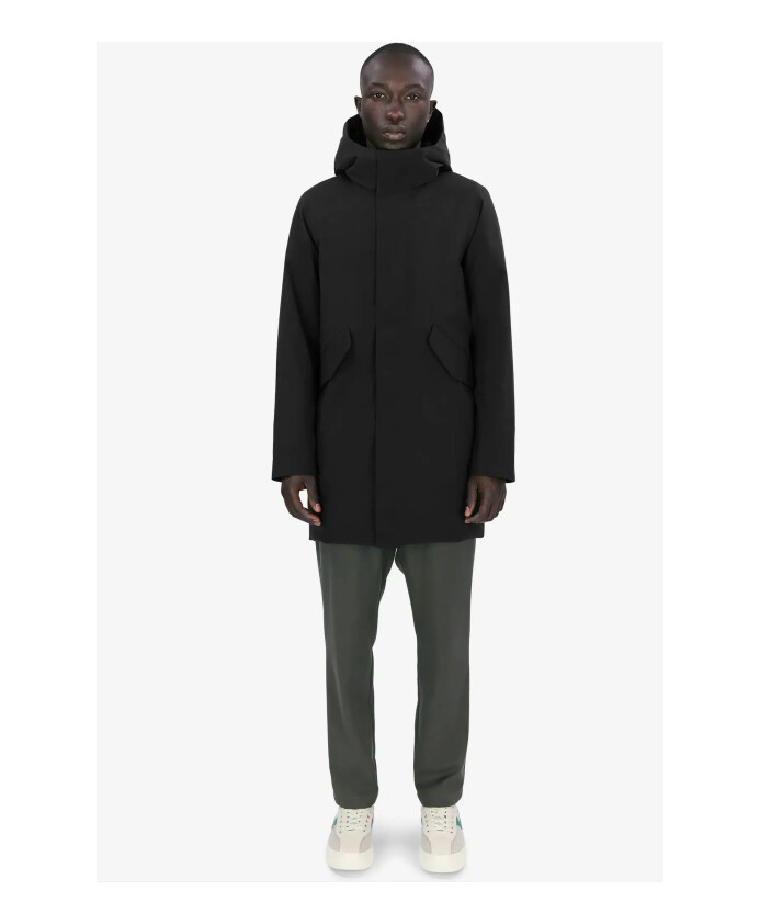 veste-hiver-noire-design-elegant