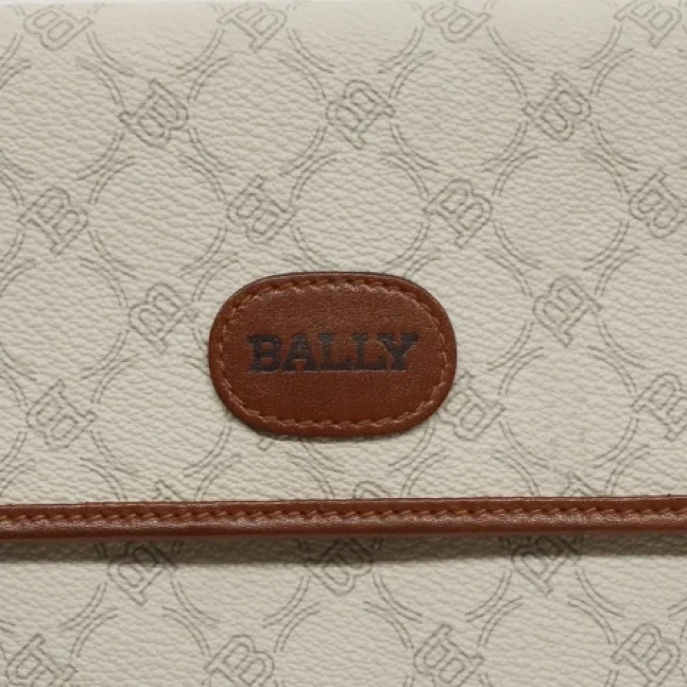 Bally Pre-owned Leather clutches White Dames