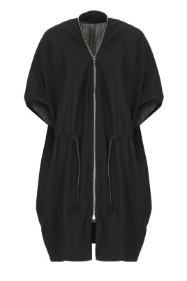 black-wool-coat-with-zip-fastening