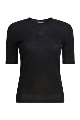 black-t-shirt-and-polo-collection-aw25