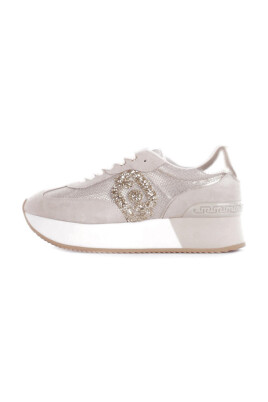 sporty-beige-sneakers-logo-side