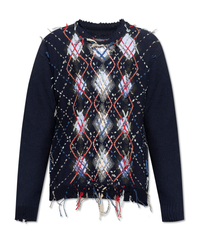 pull-en-laine-decoupe-style-universitaire