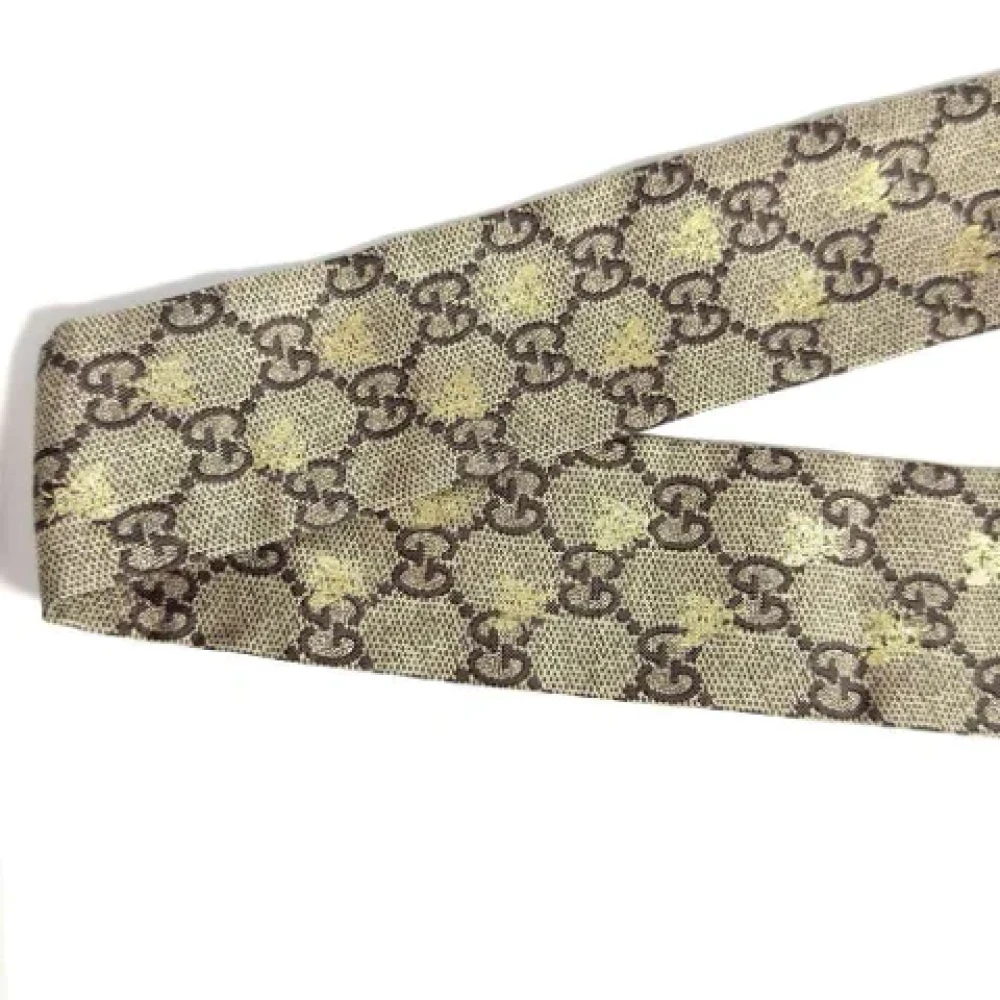 Gucci Vintage Pre-owned Silk scarves Beige Dames