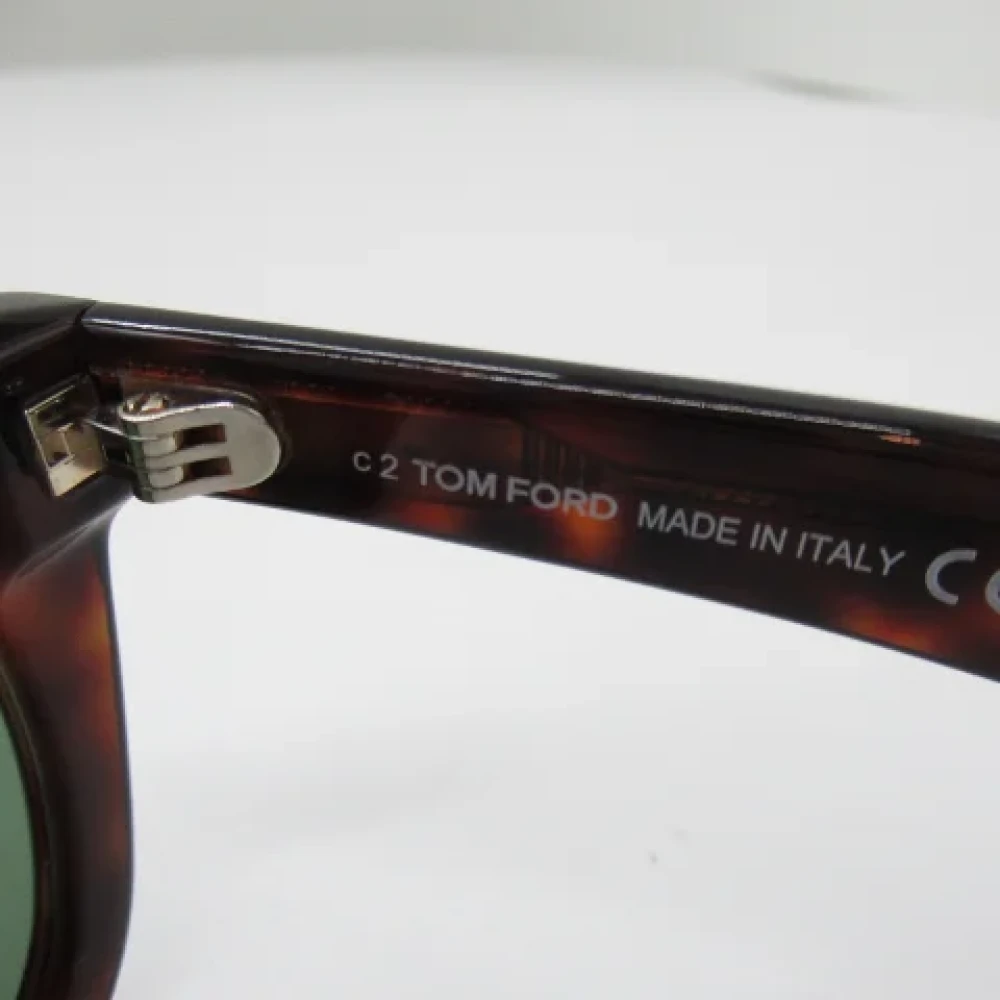 Tom Ford Pre-owned Plastic sunglasses Green Dames