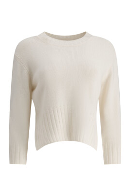 white-cashmere-knitwear-elegant-layering