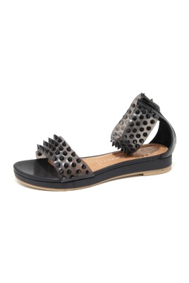 studded-sandal-shoes-with-low-heel