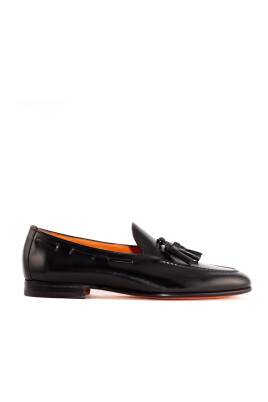black-leather-loafer-with-tassels