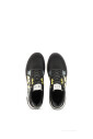 sneakers-noires-avec-inserts-en-daim