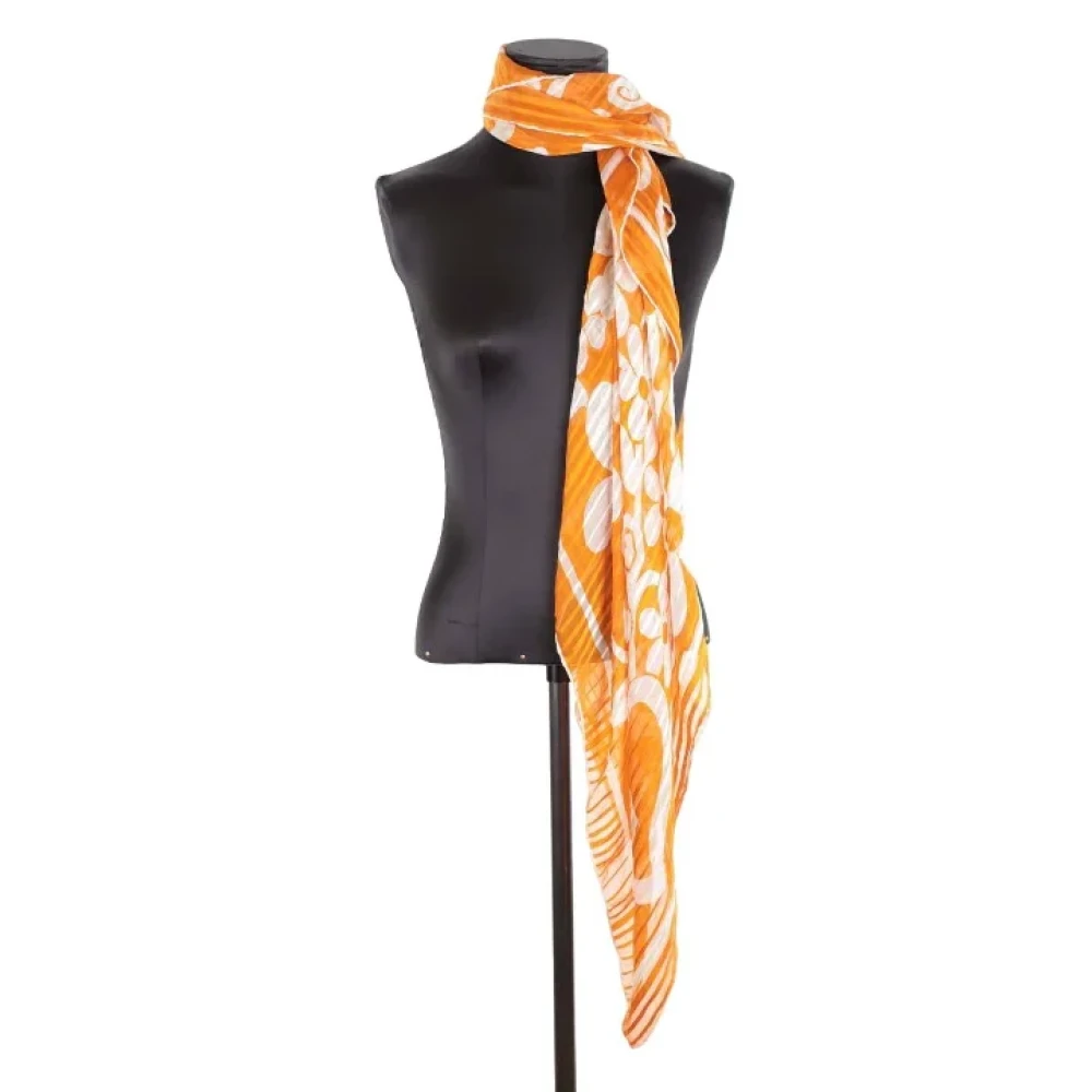 Yves Saint Laurent Vintage Pre-owned Silk scarves Orange Dames