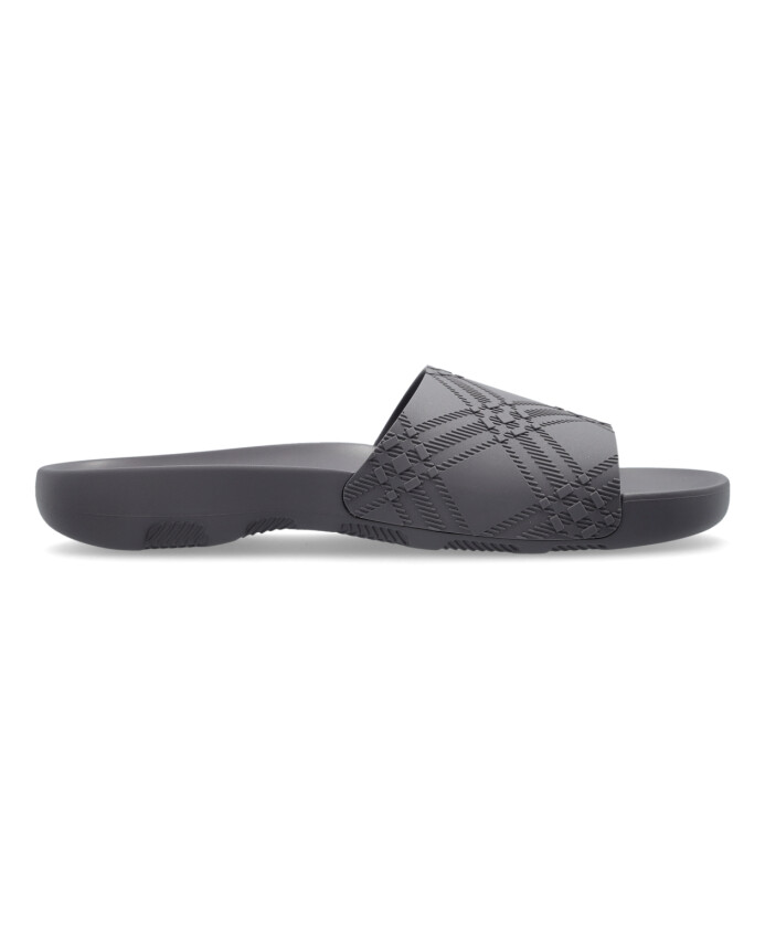 slippers-met-logo