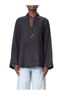 chemise-noire-a-boutons-elegance-intemporelle