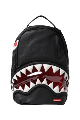 3d-shark-mouth-backpack