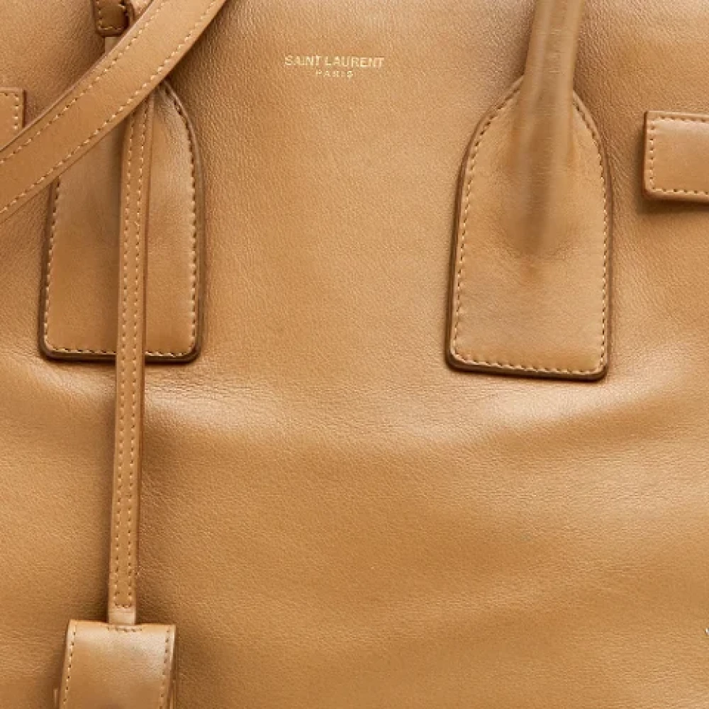 Yves Saint Laurent Vintage Pre-owned Leather totes Beige Dames