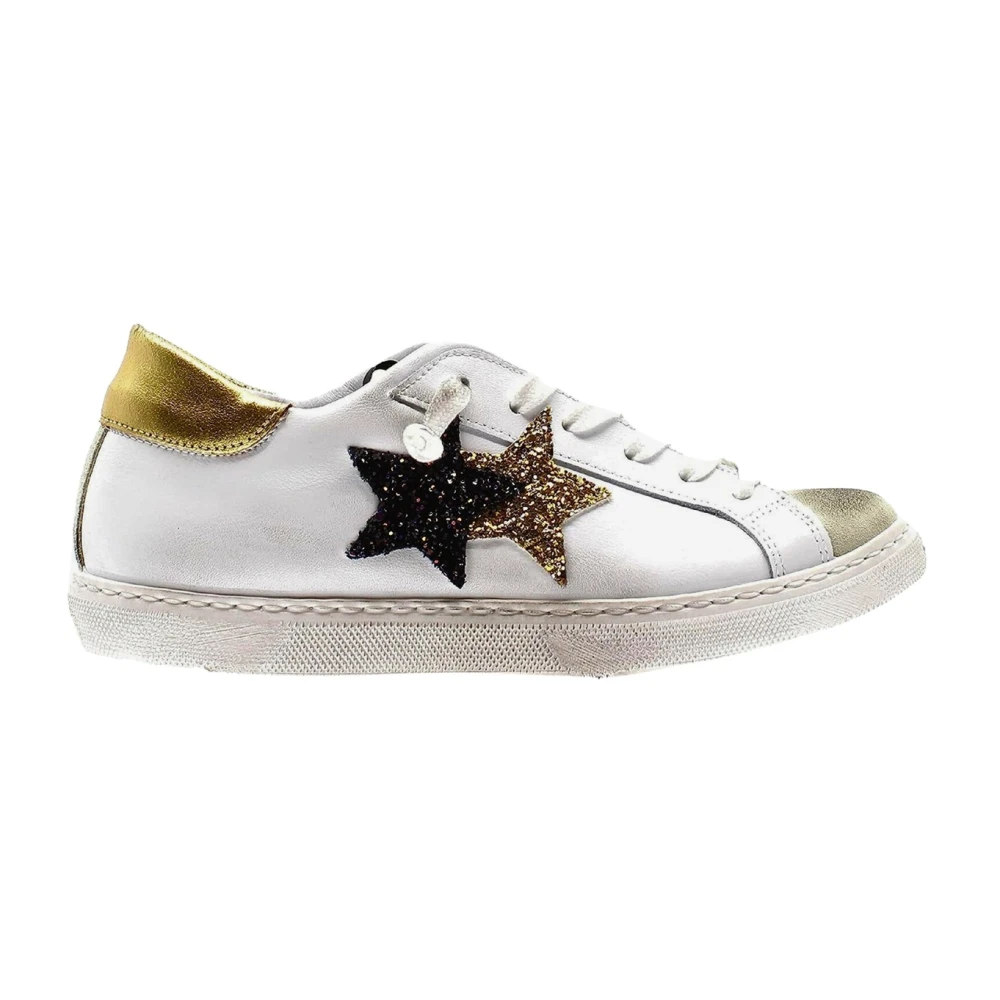 2Star Women's White Low Top Leather Sneakers