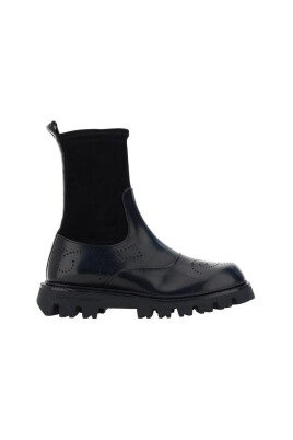 stylish-leather-ankle-boots-with-textured-sole