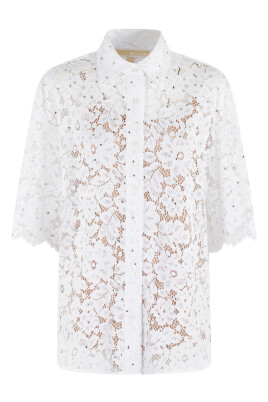 chemise-en-dentelle-florale-a-clous-et-cordonnet