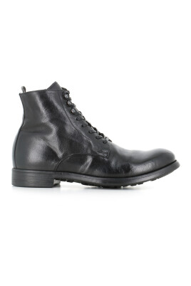 black-leather-ankle-boots-with-zipper