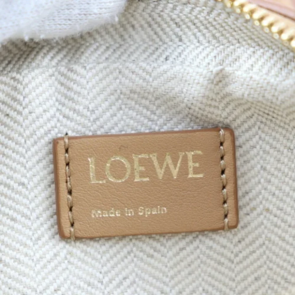 Loewe Pre-owned Canvas handbags Red Dames