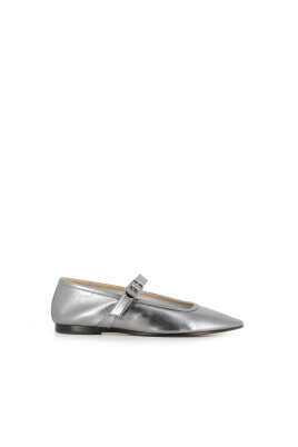 silver-flat-shoes-with-buckle-closure
