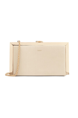 beige-clutch-taske-med-metalramme