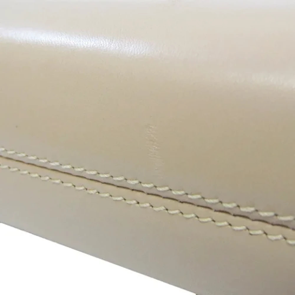 Salvatore Ferragamo Pre-owned Leather shoulder-bags Beige Dames