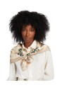 beige-zijden-sjaal-met-all-over-print