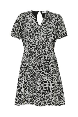 classic-short-dress-in-black-and-white