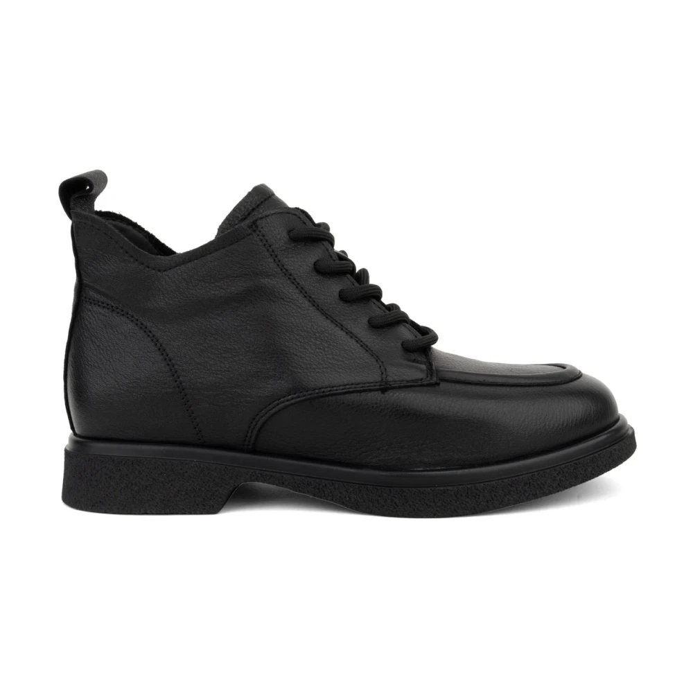 Linda Baumann Casual Gesloten Enkellaarsjes