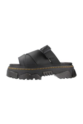 stylish-sliders-for-everyday-wear