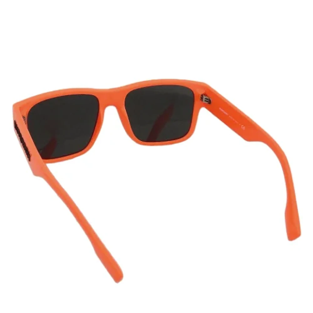 Burberry Vintage Pre-owned Plastic sunglasses Orange Dames