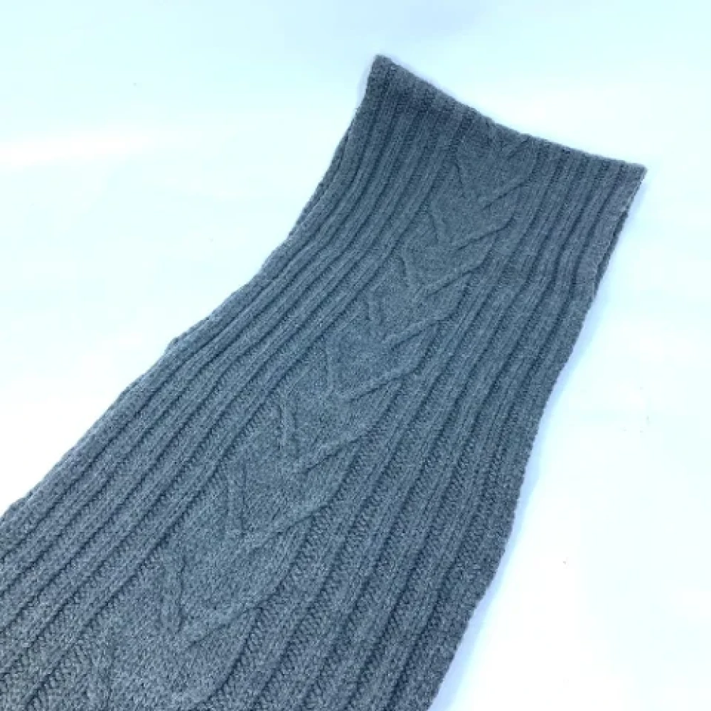 Louis Vuitton Vintage Pre-owned Wool scarves Gray Dames