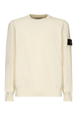 pull-en-laine-blanc-avec-badge